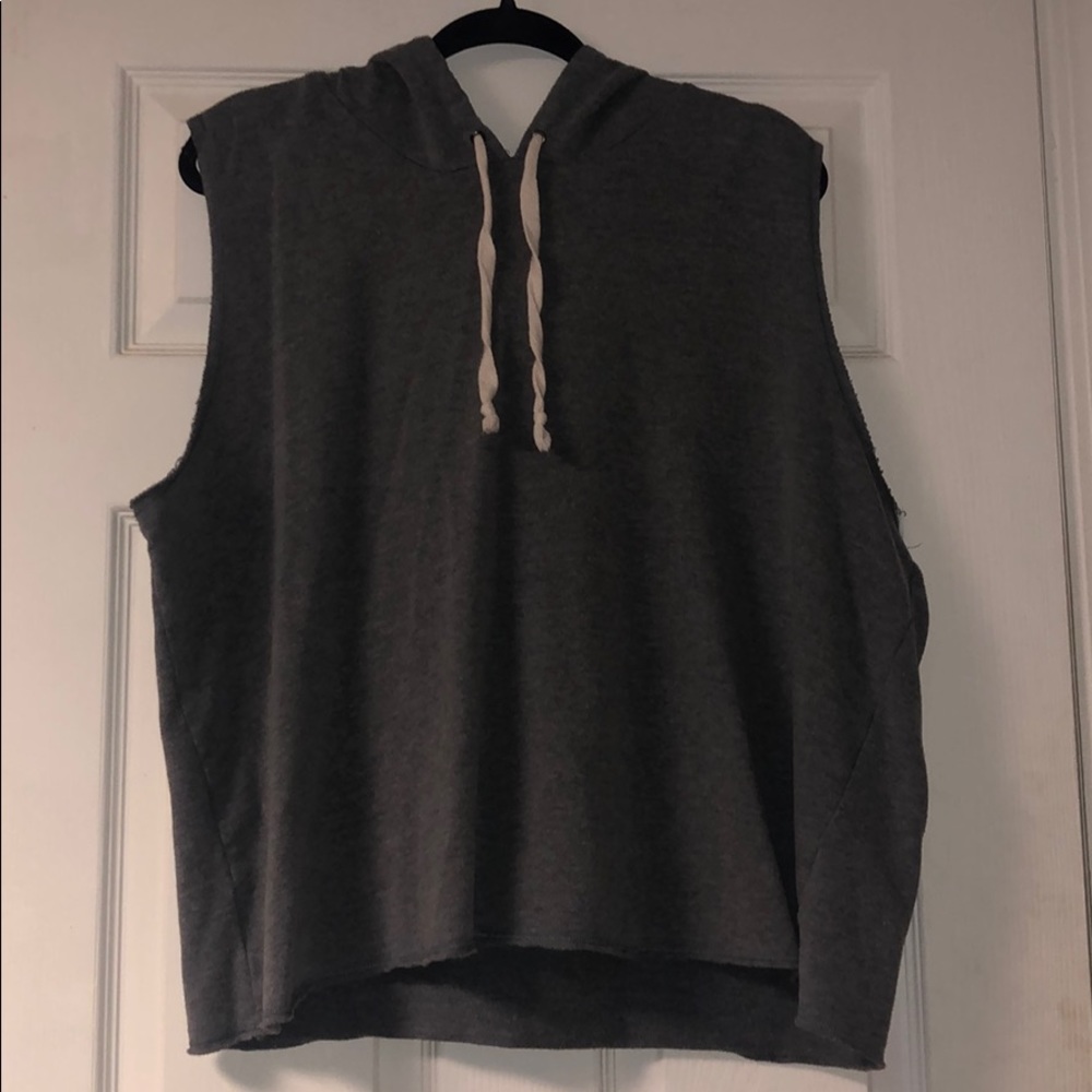 No sleeve hoodie